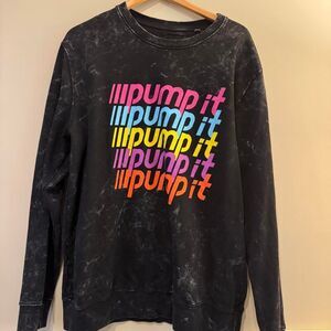 Men’s Black crewneck sweatshirt with multicolored 'pump it'